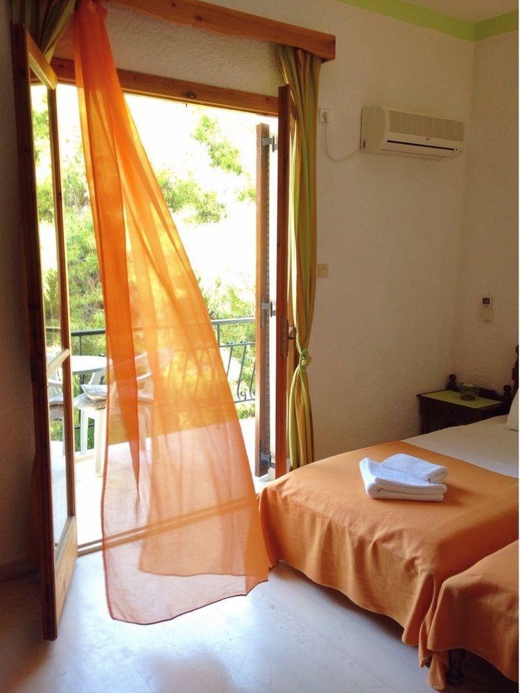Artemis Rooms Agia Marina  Zewnętrze zdjęcie